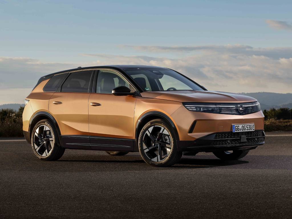 Opel Yeni Grandland Hybrid 1.2 136 HP Otm. Vites